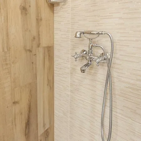 Chic Cosy Quiet In Center Homestay *