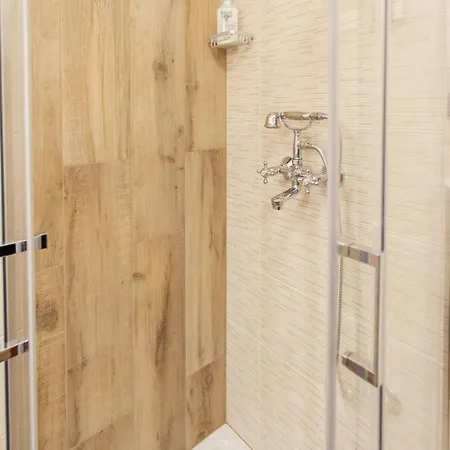 Chic Cosy Quiet In Center Δωμάτια σε οικογενειακή κατοικία