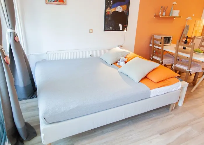 Chic Cosy Quiet In Center Homestay